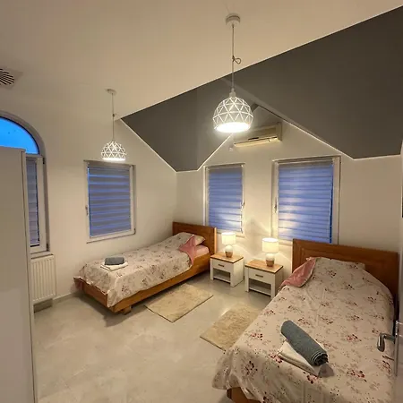 Apartment Iva Lux2 *